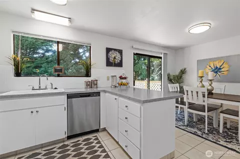 Kitchen - 528 213th St SW, Bothell, WA 98021 photo 1 of 4