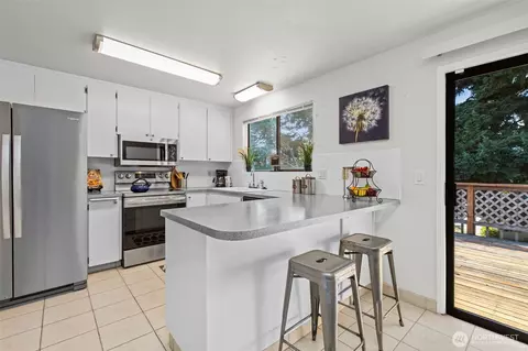 Kitchen - 528 213th St SW, Bothell, WA 98021 photo 4 of 4
