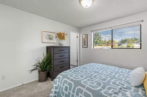 Bedroom - 528 213th St SW, Bothell, WA 98021 photo 2 of 11