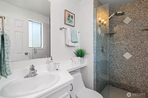 Bath - 528 213th St SW, Bothell, WA 98021 photo 1 of 2