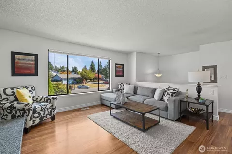 Living - 528 213th St SW, Bothell, WA 98021 photo 2 of 7