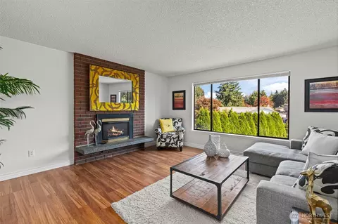 Living - 528 213th St SW, Bothell, WA 98021 photo 1 of 7