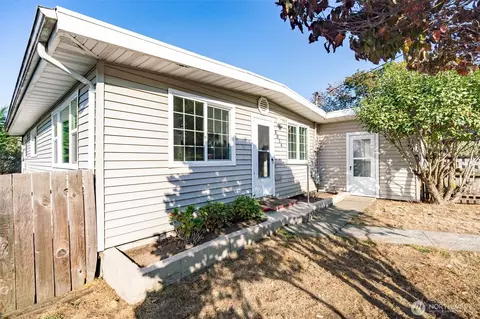 8014 S Thompson Ave, Tacoma, WA 98408