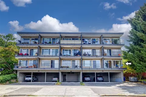 303 N 44th St #105, Seattle, WA 98103