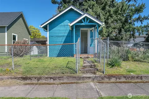 203 Grant St, Kelso, WA 98626