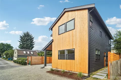 8227 Latona Ave NE, Seattle, WA 98115