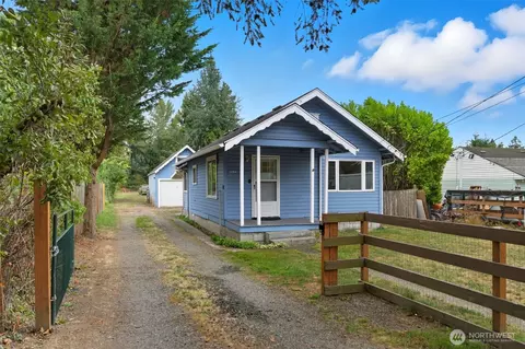 1154 95th St E, Tacoma, WA 98445