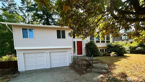 202 Vashon Ave SE, Renton, WA 98059