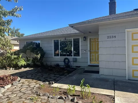 2234 Rose Pl, Longview, WA 98632