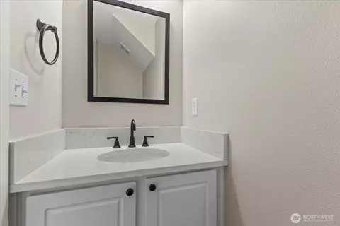 Bath - 14912 48th Ave SE, Everett, WA 98208 photo 1 of 3