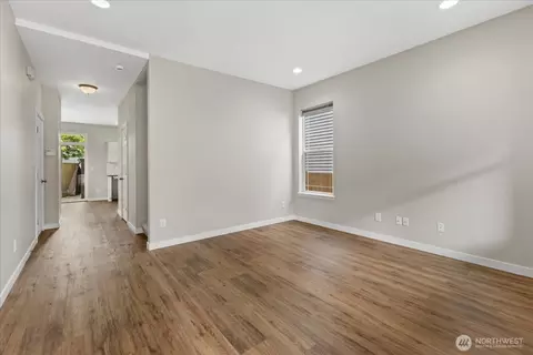 Living - 14912 48th Ave SE, Everett, WA 98208 photo 2 of 7
