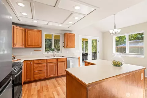 Kitchen - 92 Robbins Rd, Sequim, WA 98382 photo 5 of 5