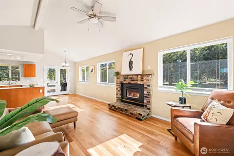 Living - 92 Robbins Rd, Sequim, WA 98382 photo 4 of 4