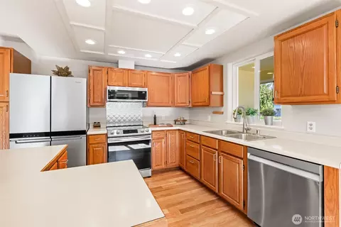 Kitchen - 92 Robbins Rd, Sequim, WA 98382 photo 4 of 5