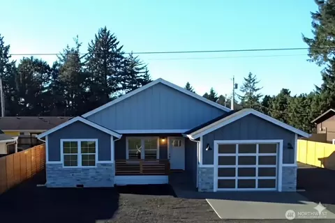 337 Mount Olympus Ave SE, Ocean Shores, WA 98569