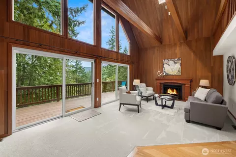 2310 Squak Mountain Loop SW, Issaquah, WA 98027