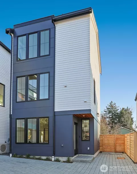 8757 Palatine Ave N #B, Seattle, WA 98103