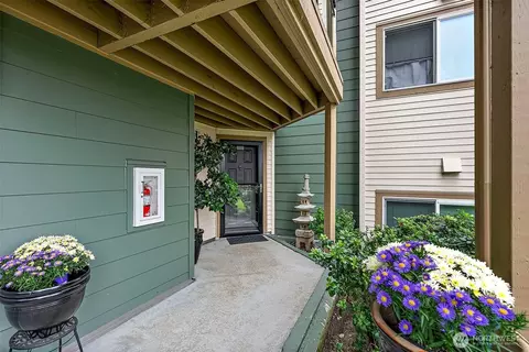 3008 N Narrows Dr #E101, Tacoma, WA 98407