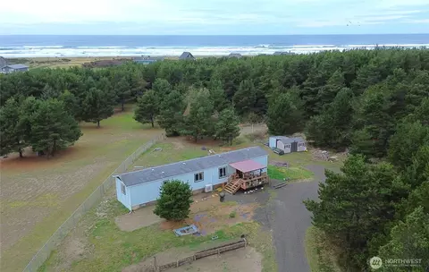 925 State Route 105, Grayland, WA 98547