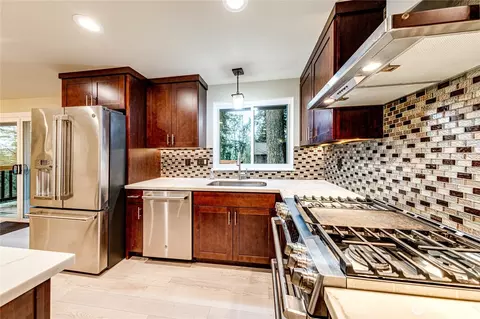 Kitchen - 321 216th St SE, Bothell, WA 98021 photo 3 of 3