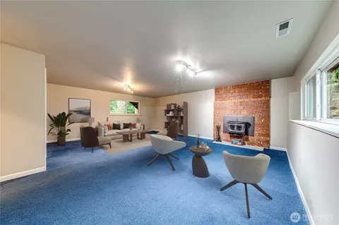 Living - 321 216th St SE, Bothell, WA 98021 photo 3 of 4