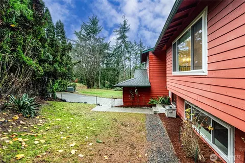 Exterior - 321 216th St SE, Bothell, WA 98021 photo 8 of 10