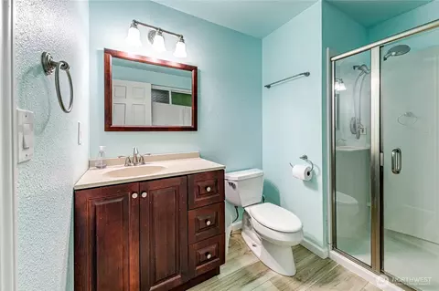 Bath - 321 216th St SE, Bothell, WA 98021 photo 1 of 5