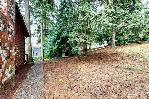 Exterior - 321 216th St SE, Bothell, WA 98021 photo 7 of 10