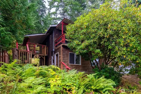 2929 Cedar Ave, Lummi Island, WA 98262