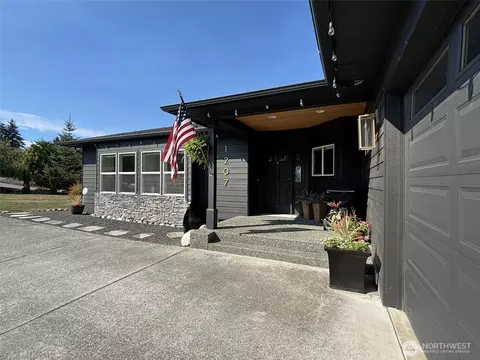 1207 Rook Dr, Port Angeles, WA 98362