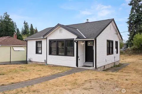 3723 W D St, Bremerton, WA 98312