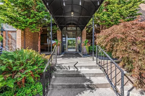 9023 Mary Ave NW #401, Seattle, WA 98117