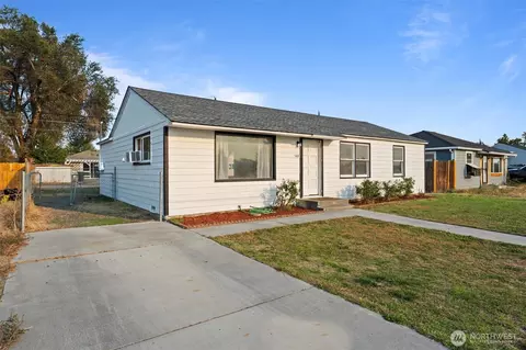 148 D St SE, Ephrata, WA 98823