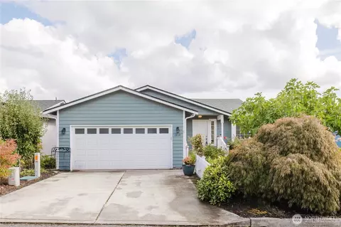 1210 Daniels Ave, Bremerton, WA 98312