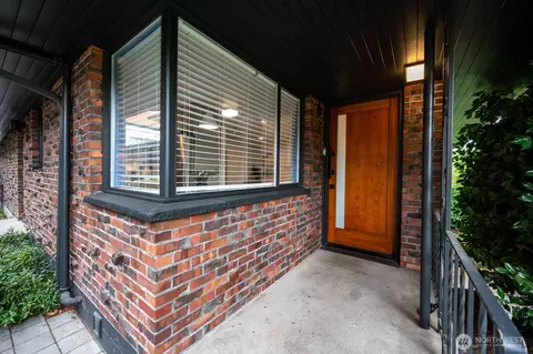 1525 NW 90th St, Seattle, WA 98117
