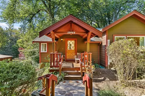 18464 47th Pl NE, Lake Forest Park, WA 98155
