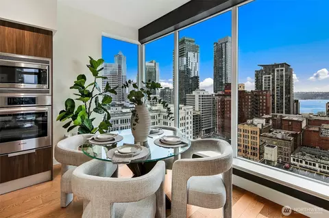 1920 4th Ave #1702, Seattle, WA 98101