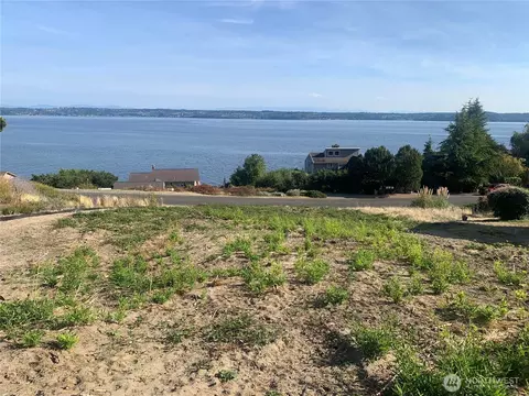 25807 Gold Beach Dr SW, Vashon, WA 98070