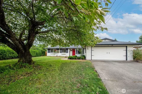 1919 Clovercrest St, Enumclaw, WA 98022