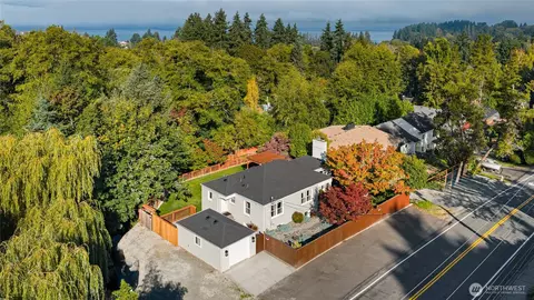 2020 Sunset Dr W, University Place, WA 98466