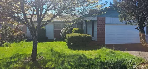 111 Cimarron Dr, Kelso, WA 98626
