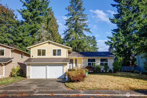 17618 161st Ave SE, Renton, WA 98058