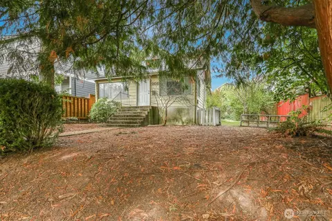 1208 NW 77th St, Seattle, WA 98117