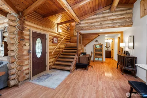 8007 Locust Ave E, Bonney Lake, WA 98391