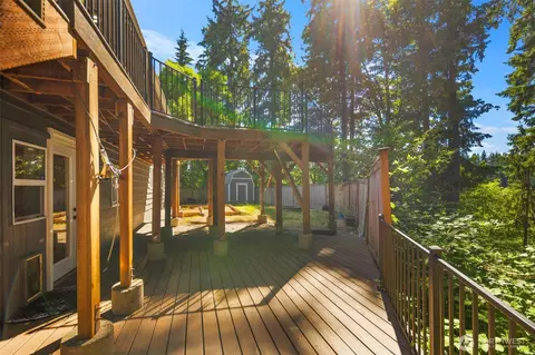 Exterior - 20101 95th Pl NE, Bothell, WA 98011 photo 6 of 10