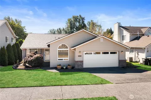 6008 Thornbury Dr SE, Lacey, WA 98513