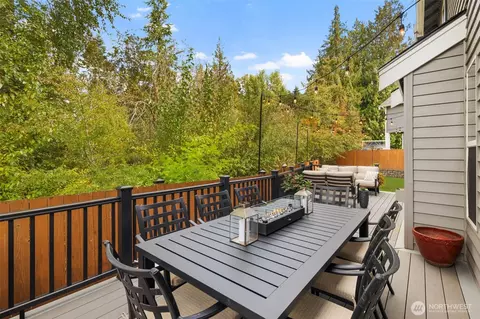 Exterior - 18705 3rd Ave W, Bothell, WA 98012 photo 3 of 6