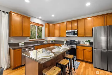 Kitchen - 18705 3rd Ave W, Bothell, WA 98012 photo 2 of 2