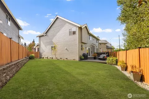 Exterior - 18705 3rd Ave W, Bothell, WA 98012 photo 6 of 6