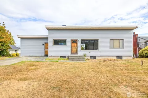 1629 W 7th St, Port Angeles, WA 98363